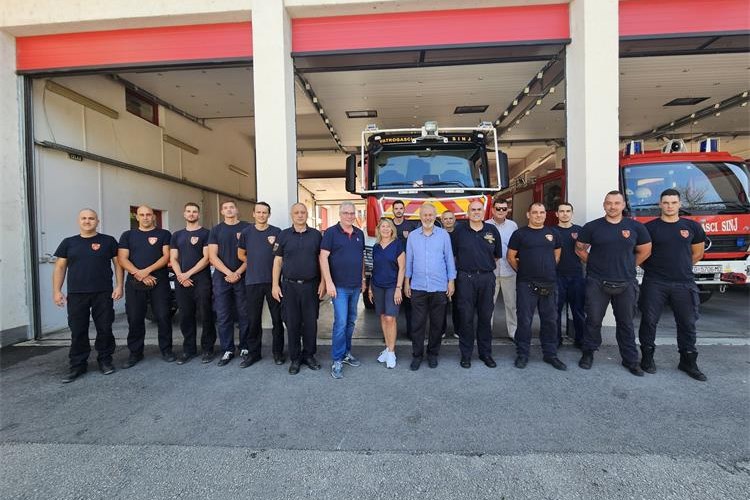 Slika /slike/Posjet delegacije VZ EU Sinju.jpg